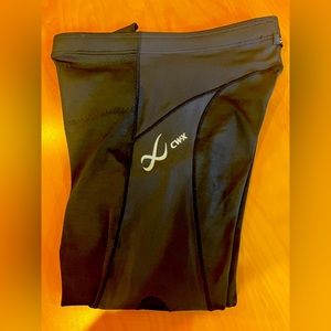 NWOT-CW-X Capri Compression Running Tights-Black